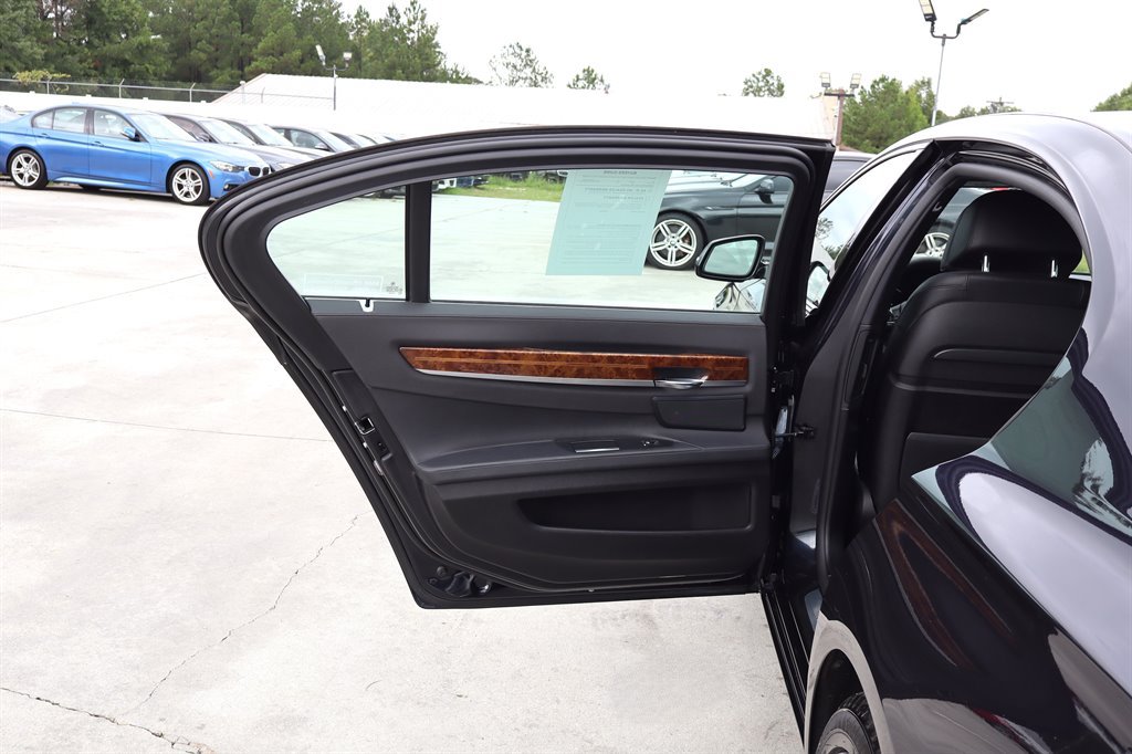 Used 2015 BMW 740Li xDrive AWD/4WD image 41