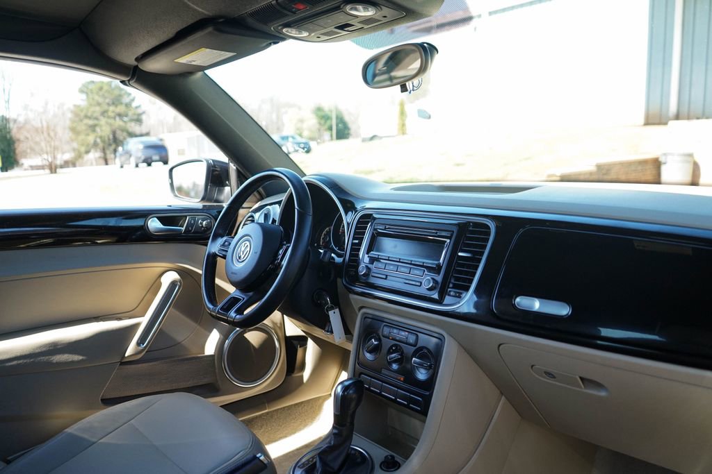 Used 2014 Volkswagen Beetle 2.5 image 33