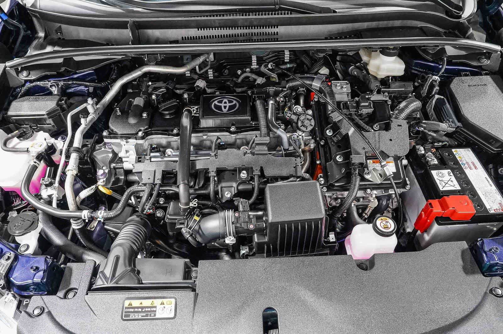 Certified 2025 Toyota Corolla SE w/ SE Premium Package FWD image 28