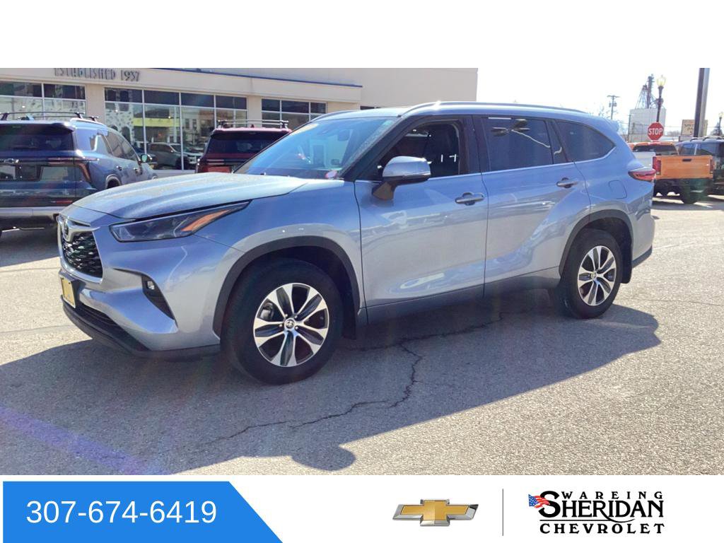 Used 2022 Toyota Highlander XLE image 18