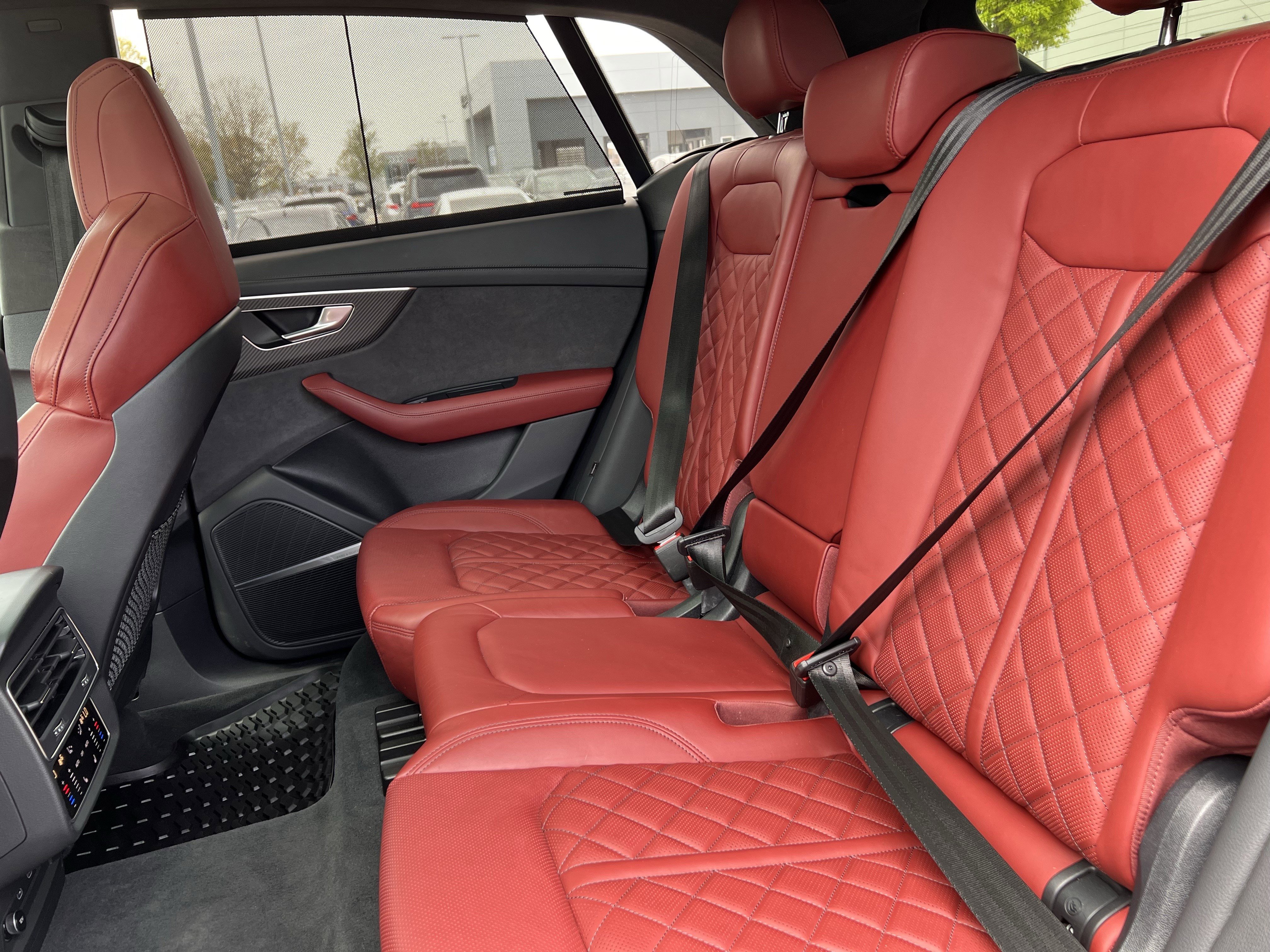 Used 2024 Audi SQ8 Prestige w/ Prestige Package image 33