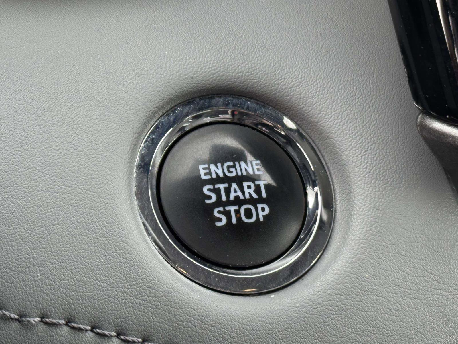 Used 2023 Toyota Highlander LE FWD image 6
