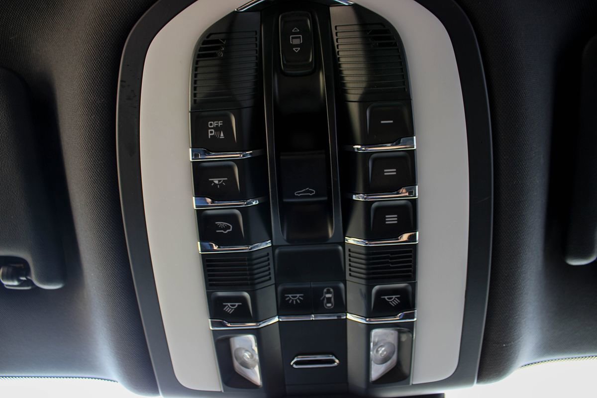 Used 2022 Porsche Macan S image 40