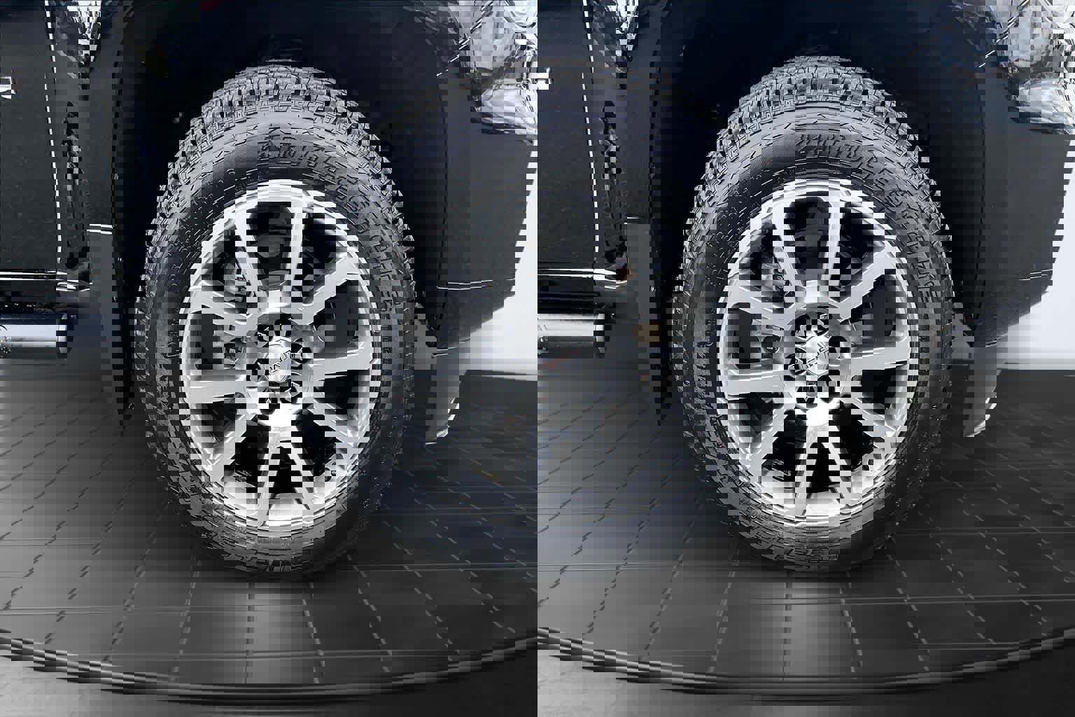 Used 2022 GMC Canyon Denali w/ Denali Black Edition Package image 34