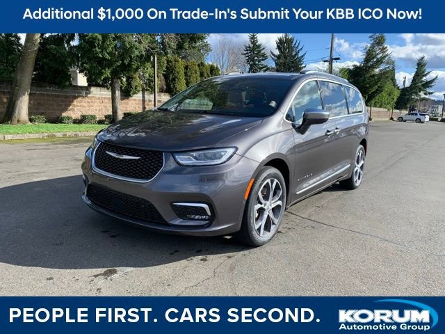 Used 2021 Chrysler Pacifica Pinnacle image 1