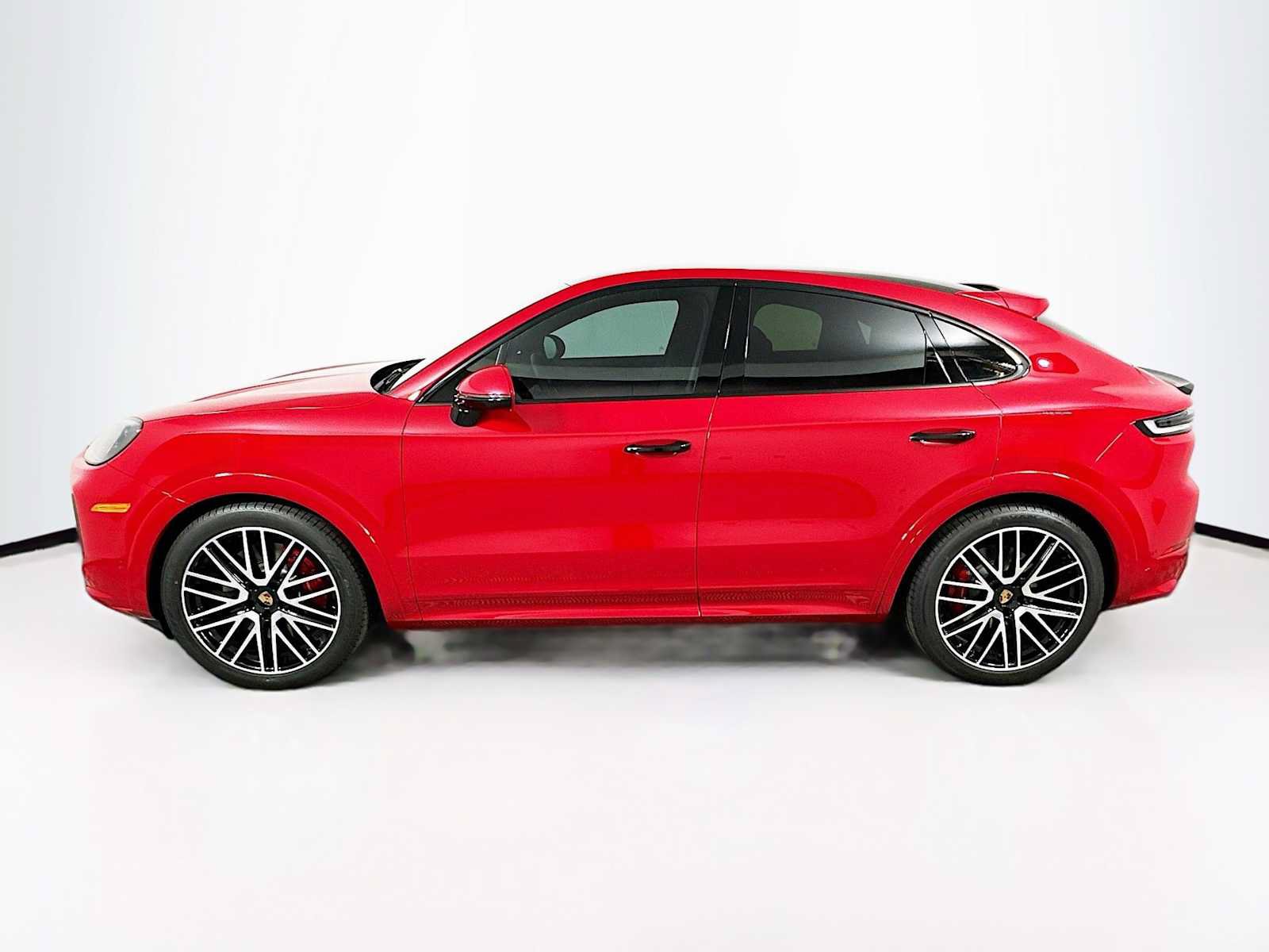 Certified 2025 Porsche Cayenne GTS AWD/4WD image 10