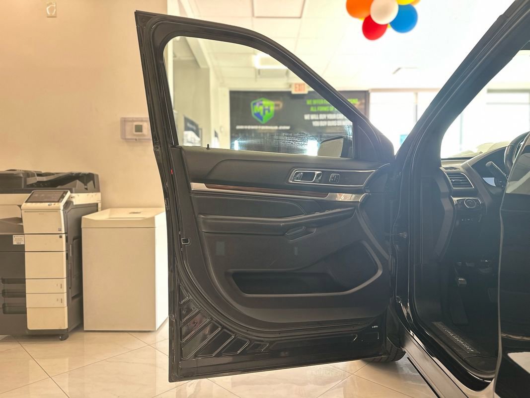 Used 2019 Ford Explorer Limited w/ Class III Trailer Tow Package AWD/4WD image 36