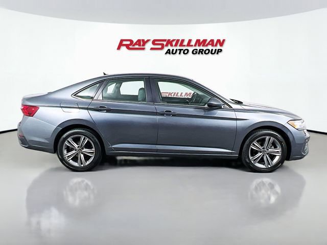 Used 2024 Volkswagen Jetta SE image 8