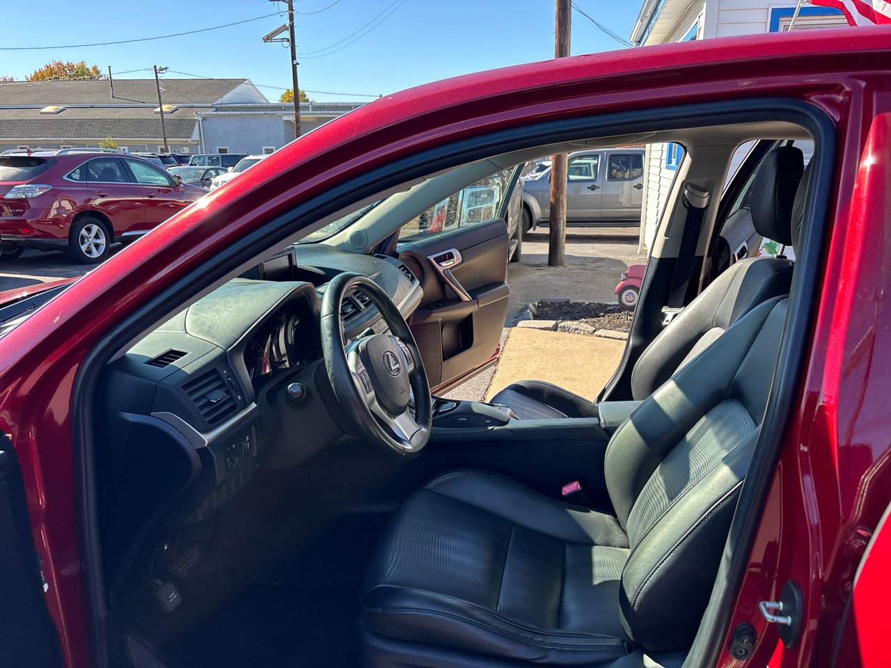 Used 2012 Lexus CT 200h image 16