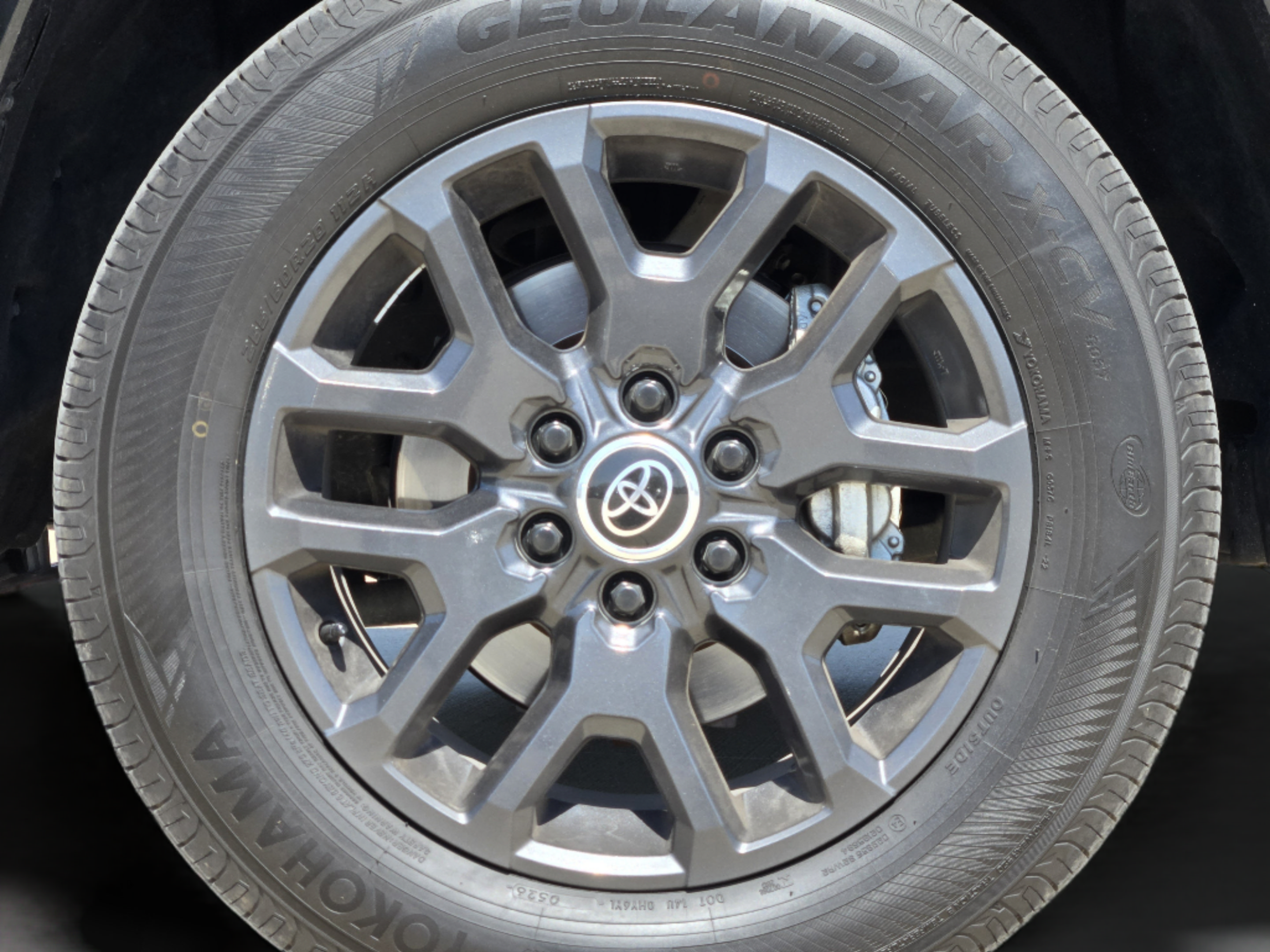 Used 2024 Toyota Sequoia Platinum AWD/4WD image 38