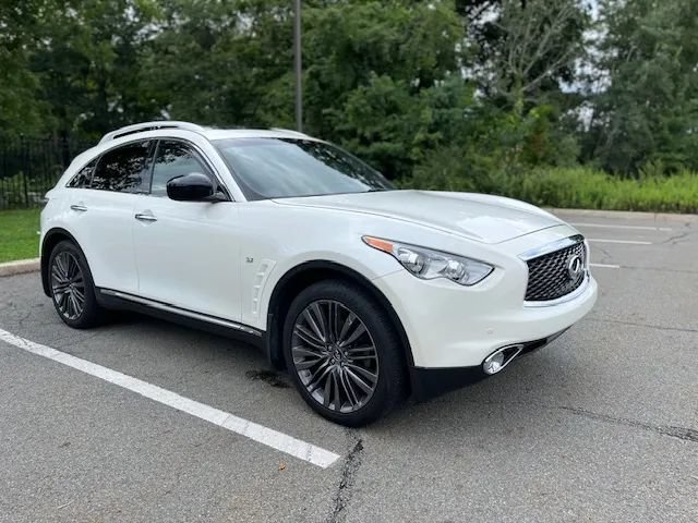 Used 2017 INFINITI QX70 AWD w/ Limited Package image 11