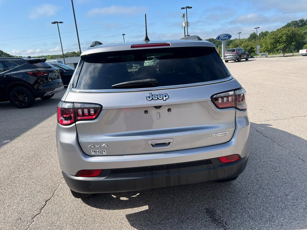 Used 2022 Jeep Compass Latitude image 11