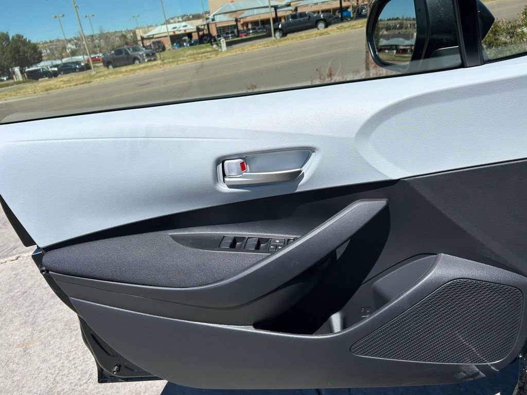 Used 2026 Toyota Corolla SE FWD image 9