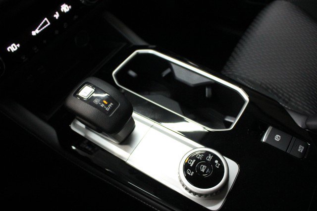 New 2025 Mitsubishi Outlander ES image 16