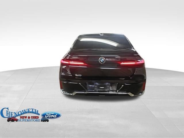 Used 2023 BMW 740i w/ Parking Assistance Package image 3