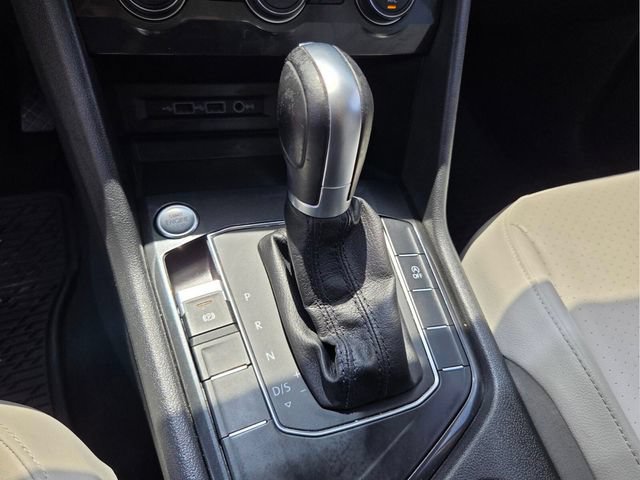 Used 2018 Volkswagen Tiguan SEL FWD image 27