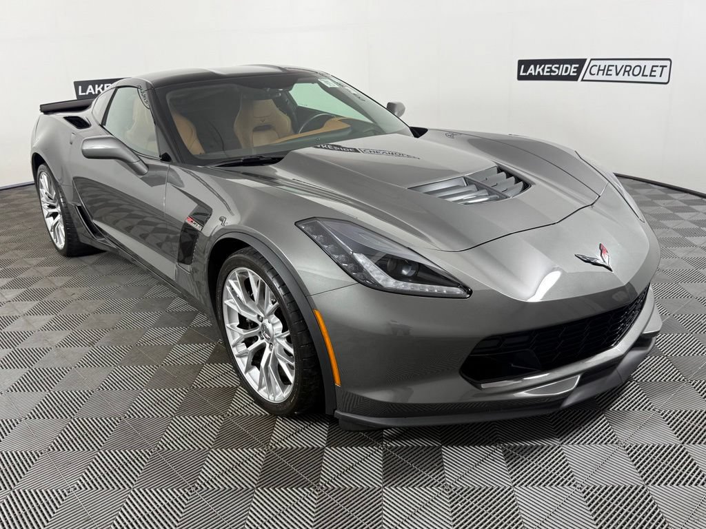 Used 2015 Chevrolet Corvette Z06 w/ 3LZ Preferred Equipment Group RWD image 8