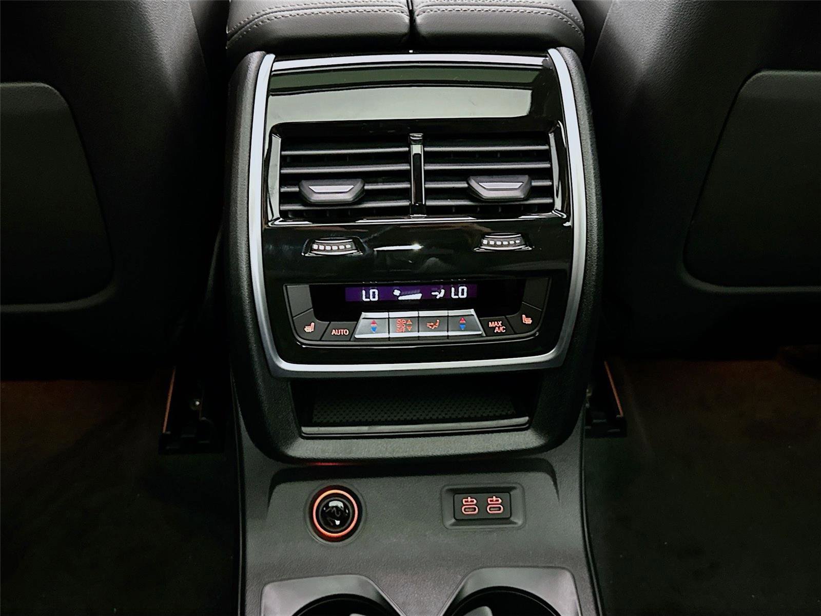 New 2026 BMW X7 xDrive40i w/ Executive Package image 26