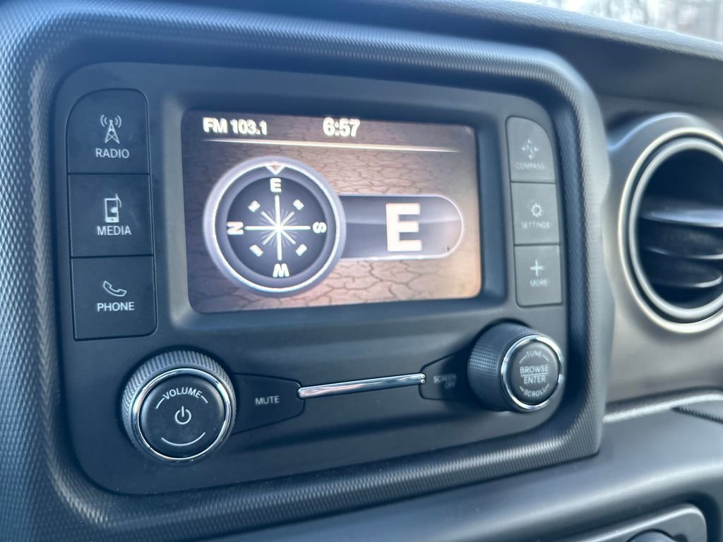 Used 2018 Jeep Wrangler Unlimited Sport image 13