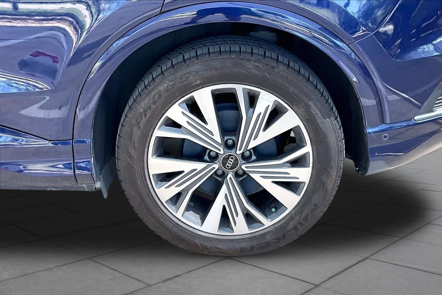 Used 2023 Audi Q4 e-tron Premium Plus w/ Premium Plus RWD image 9