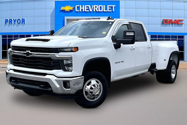 Used 2024 Chevrolet Silverado 3500 LT w/ Convenience Package image 3