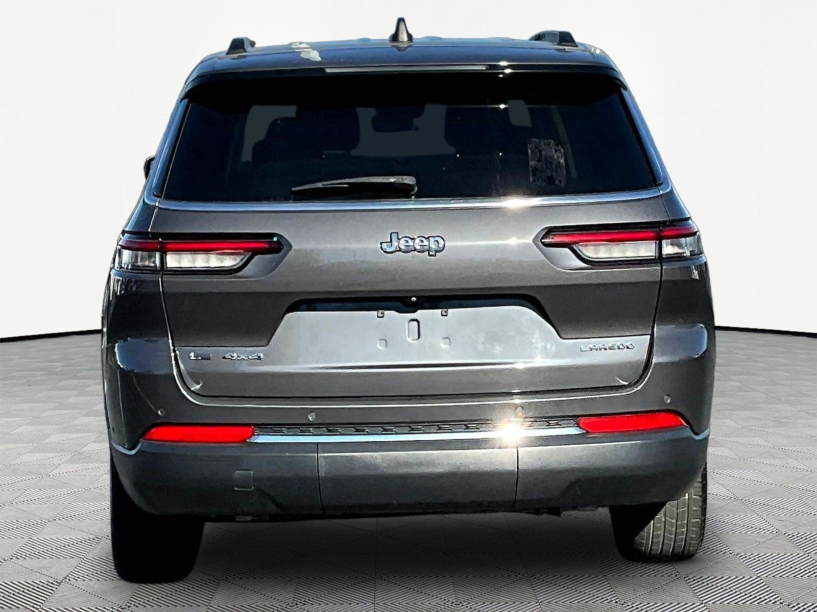 Used 2021 Jeep Grand Cherokee L Laredo w/ Luxury Tech Group I AWD/4WD image 5