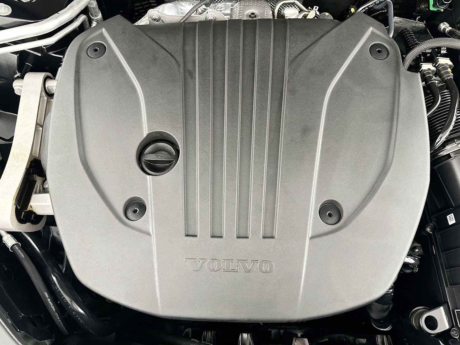 Used 2025 Volvo XC90 B5 Plus w/ Protection Package Premier image 30