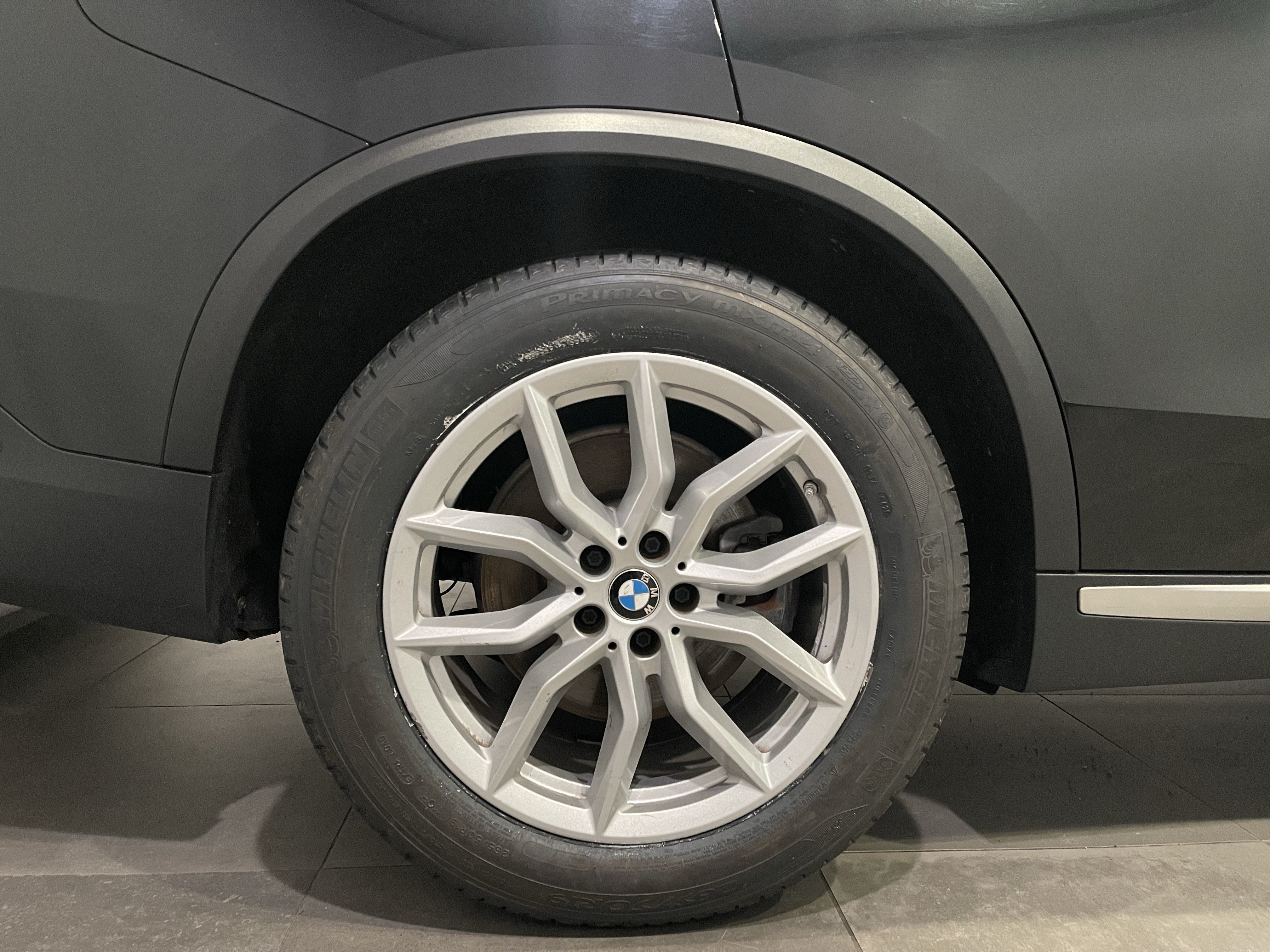 Used 2019 BMW X5 xDrive40i w/ Convenience Package AWD/4WD image 9