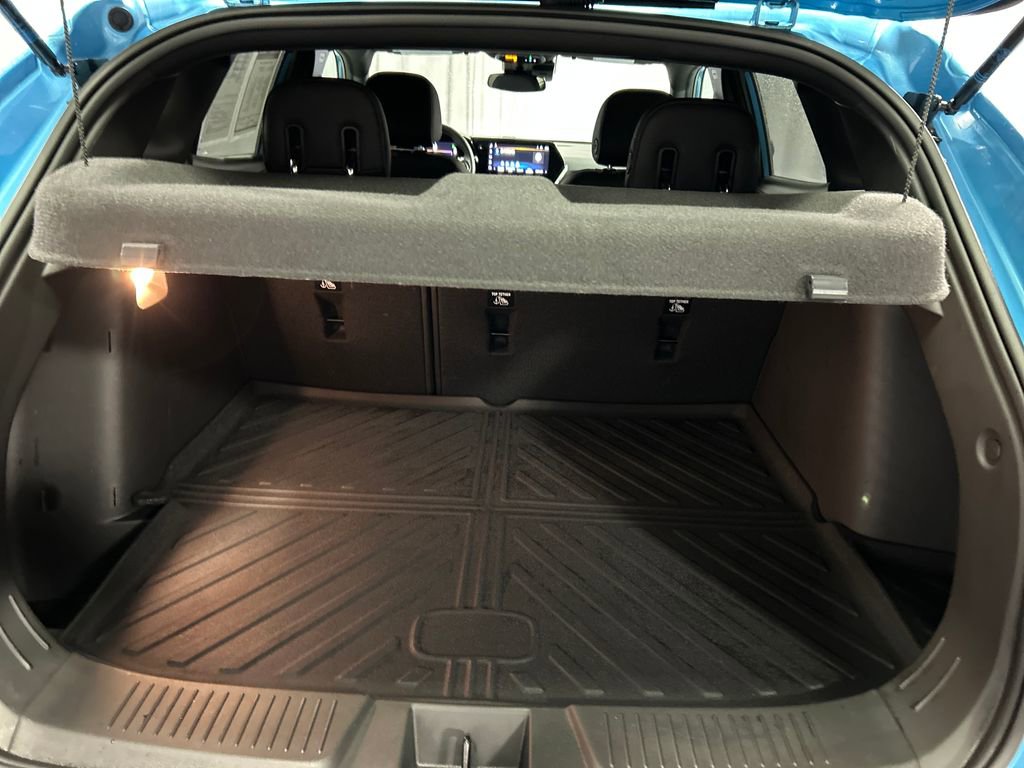 Used 2025 Chevrolet Trax RS w/ Driver Confidence Package image 24