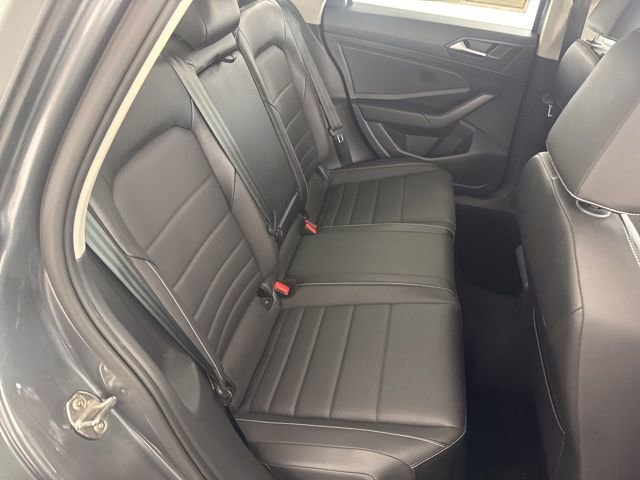 Used 2024 Volkswagen Jetta SE image 25