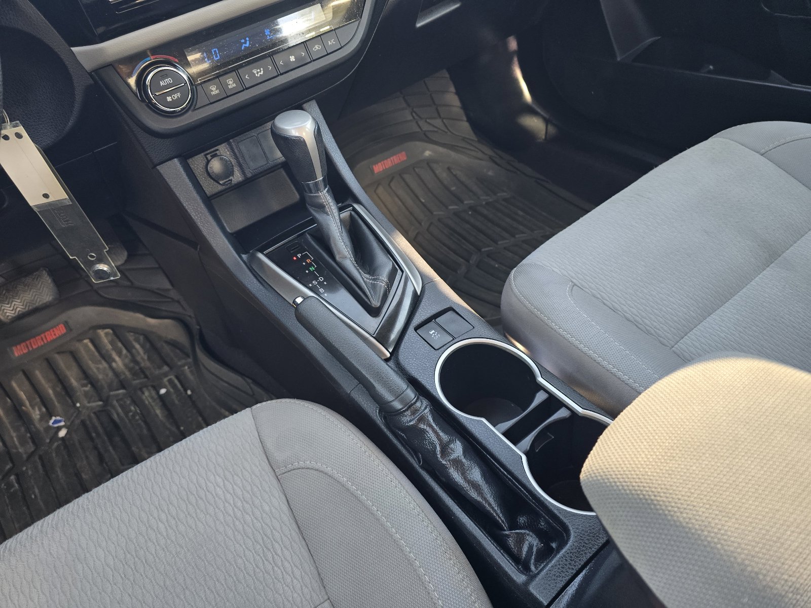 Used 2016 Toyota Corolla LE image 16