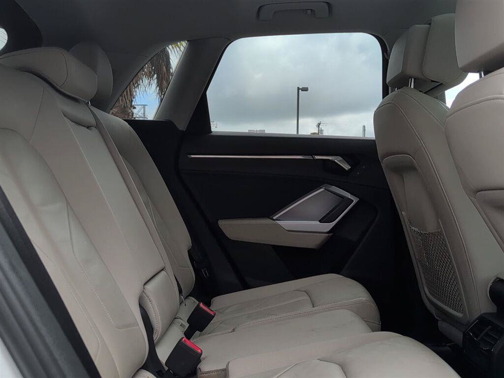 Used 2019 Audi Q3 2.0T Premium AWD/4WD image 16