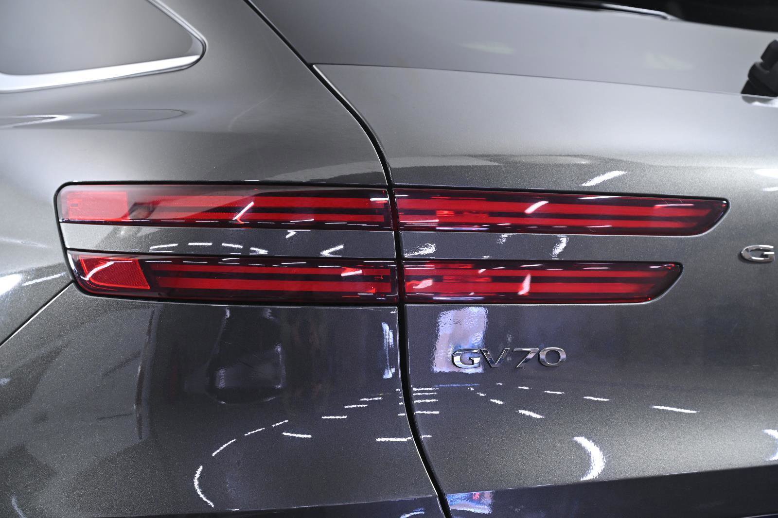 Used 2025 Genesis GV70 2.5T image 6