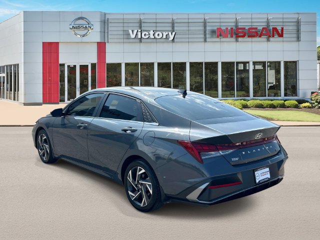 Used 2024 Hyundai Elantra SEL w/ Convenience Package FWD image 5