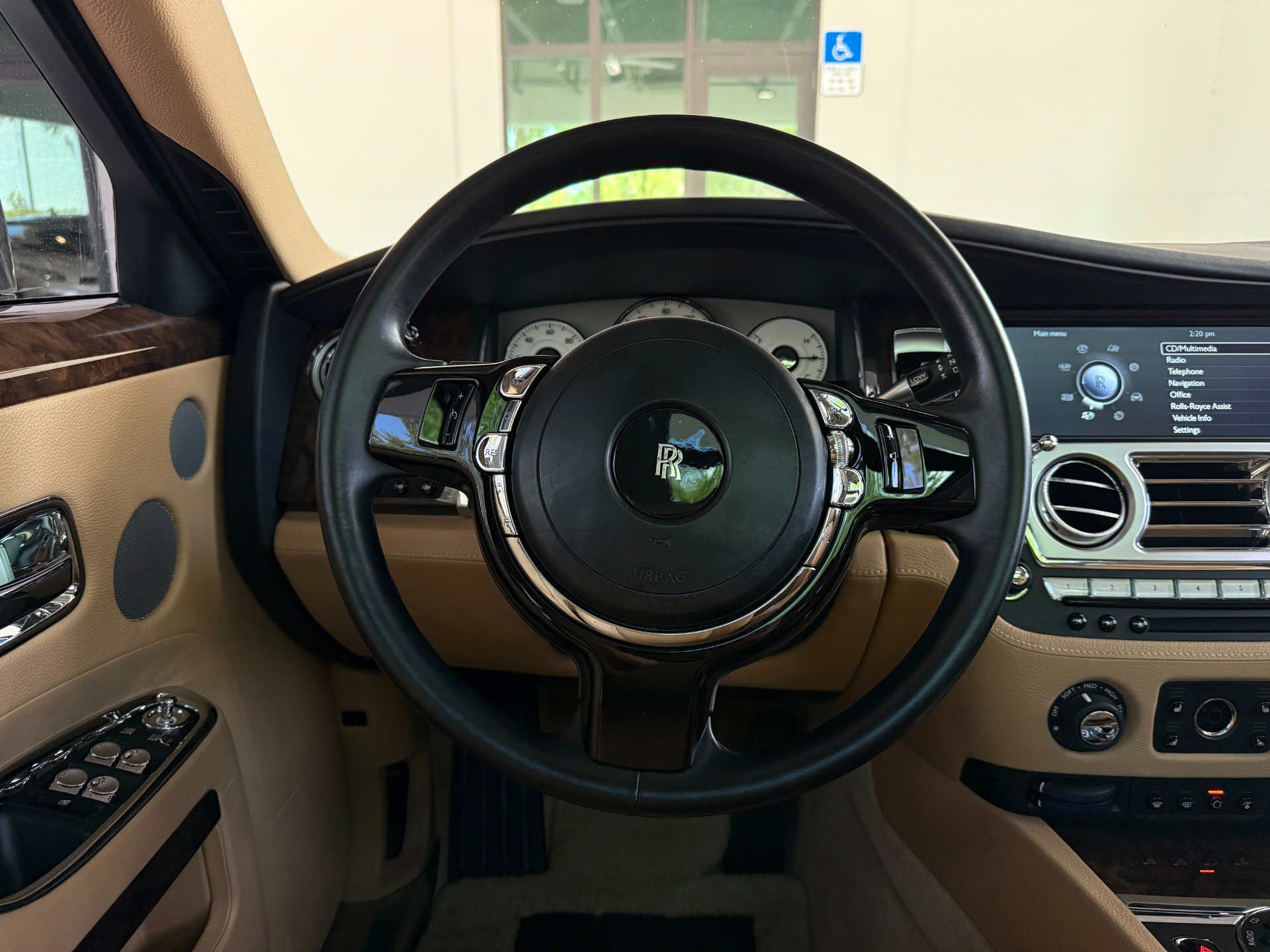 Used 2011 Rolls-Royce Ghost image 35