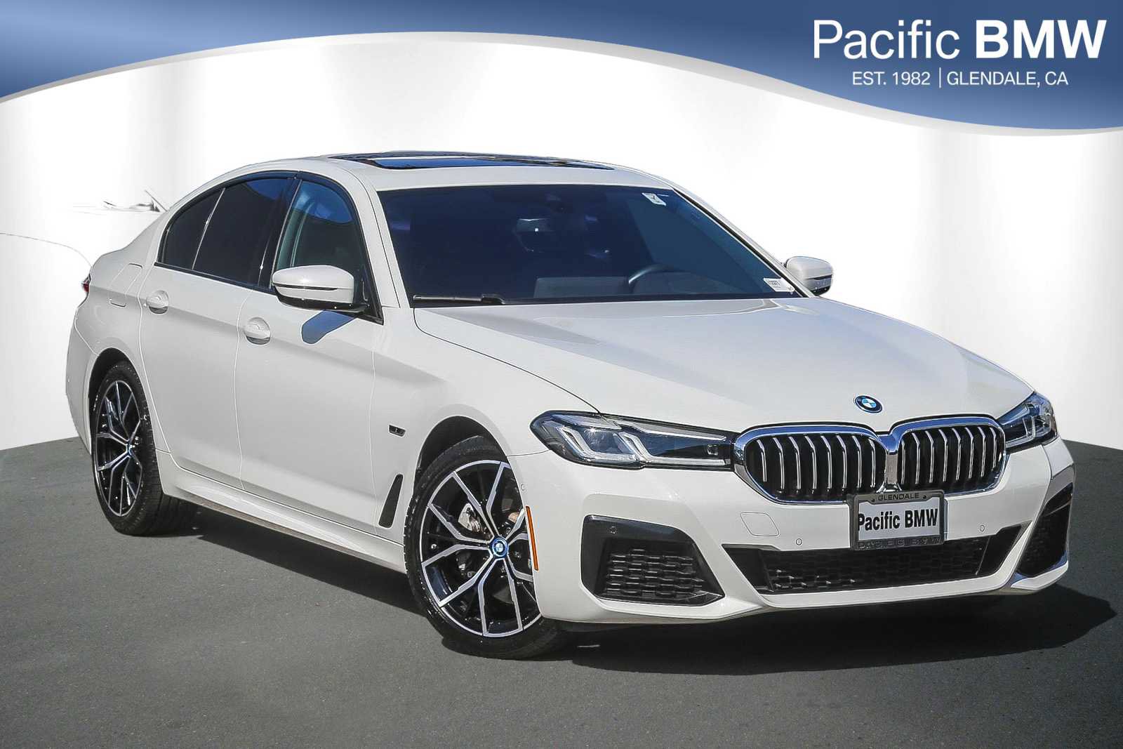 Certified 2022 BMW 530e w/ Premium Package