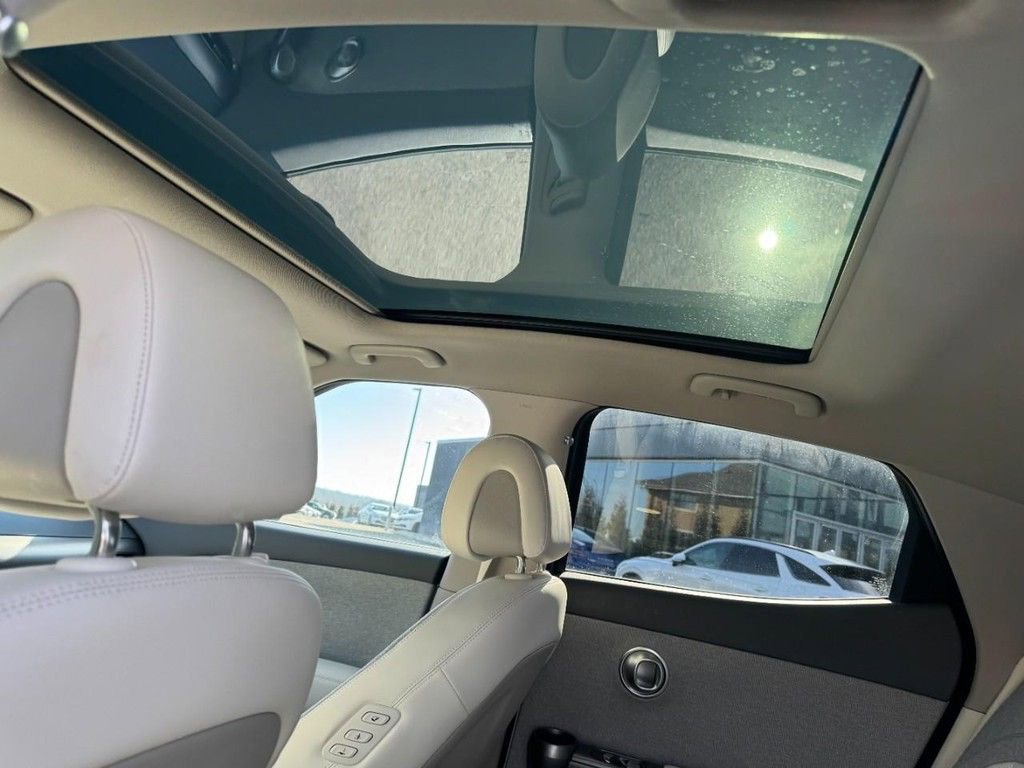 Certified 2025 Genesis GV60 Advanced image 11