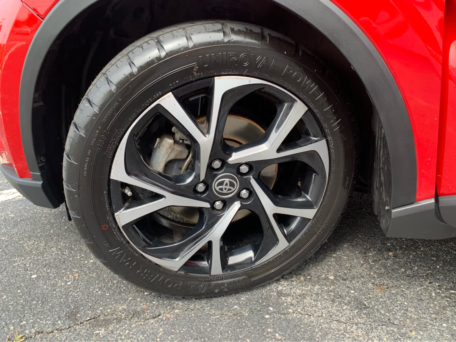 Used 2022 Toyota C-HR XLE FWD image 8
