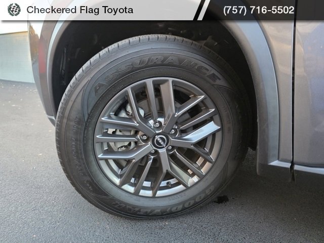 Used 2023 Nissan Rogue S image 13