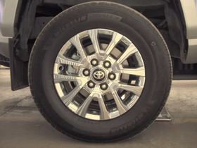 Used 2025 Toyota Tacoma Limited AWD/4WD image 30