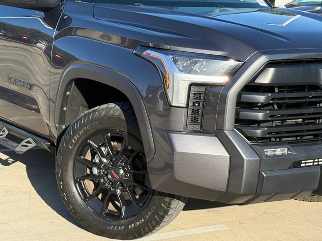 Used 2022 Toyota Tundra SR5 AWD/4WD image 4