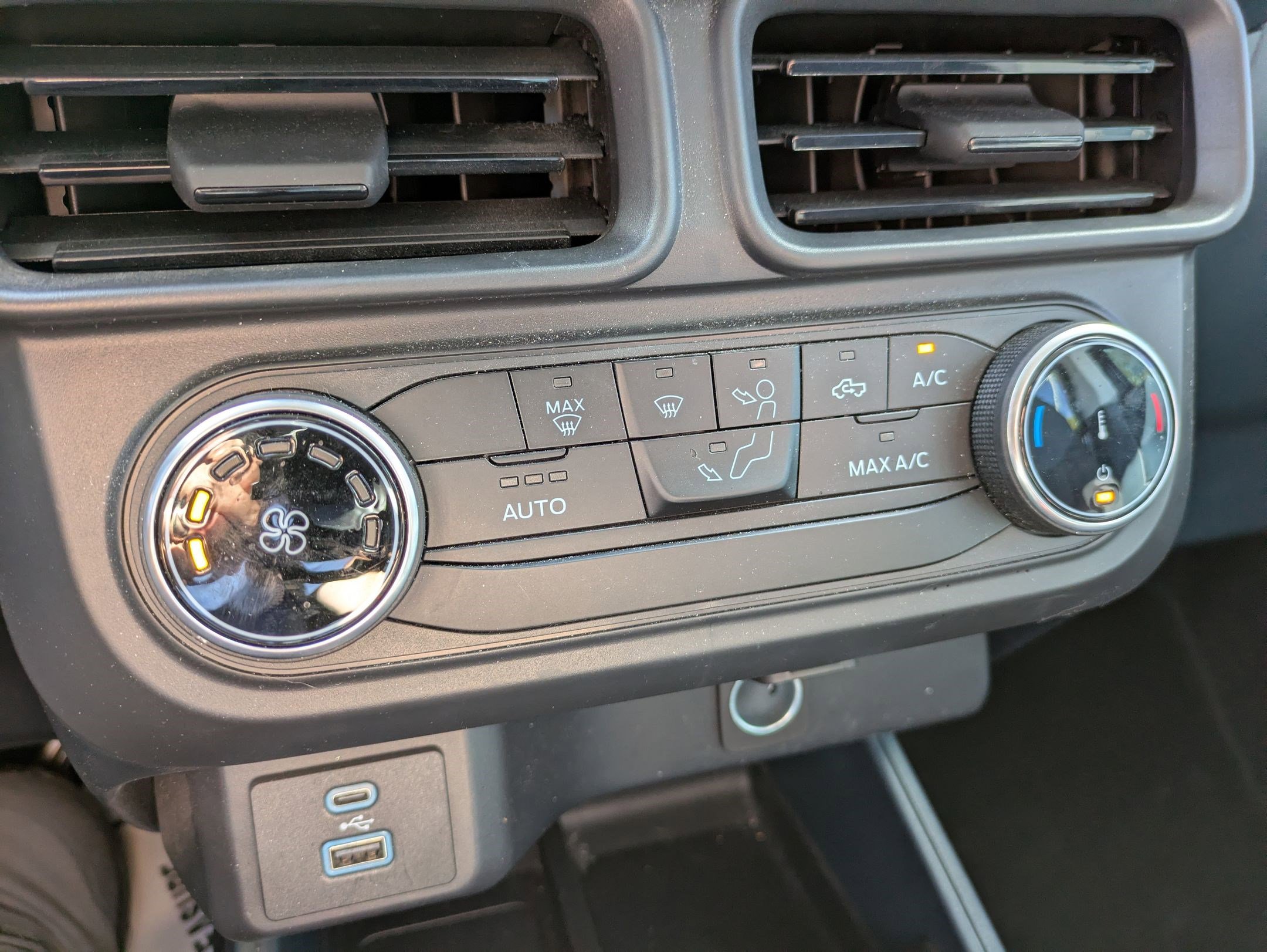 Used 2024 Ford Maverick XL FWD image 19