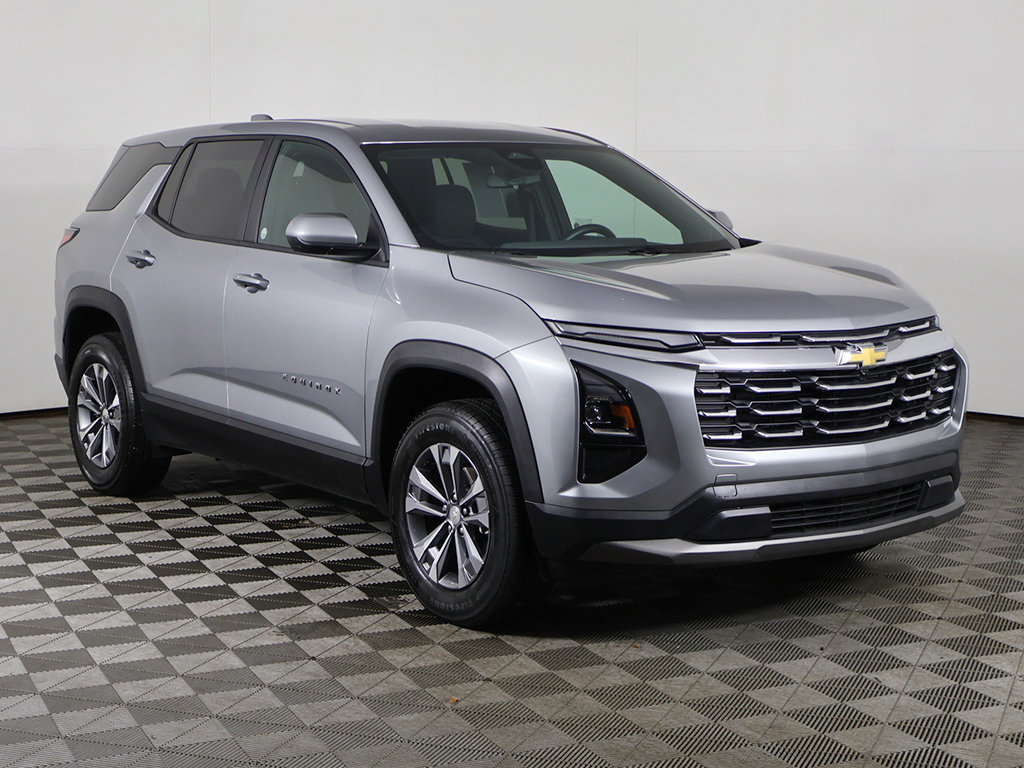 Used 2026 Chevrolet Equinox LT FWD image 2