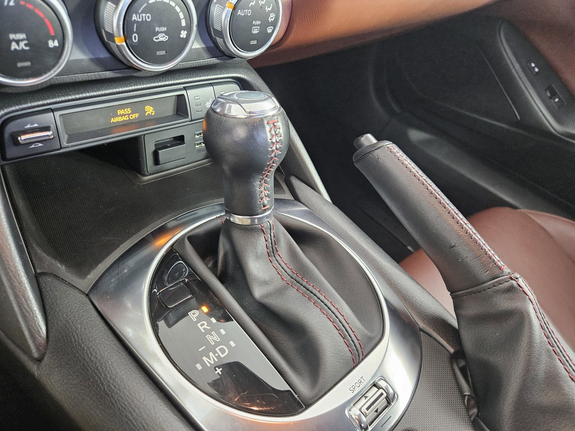 Used 2018 MAZDA MX-5 Miata RF Grand Touring RWD image 32