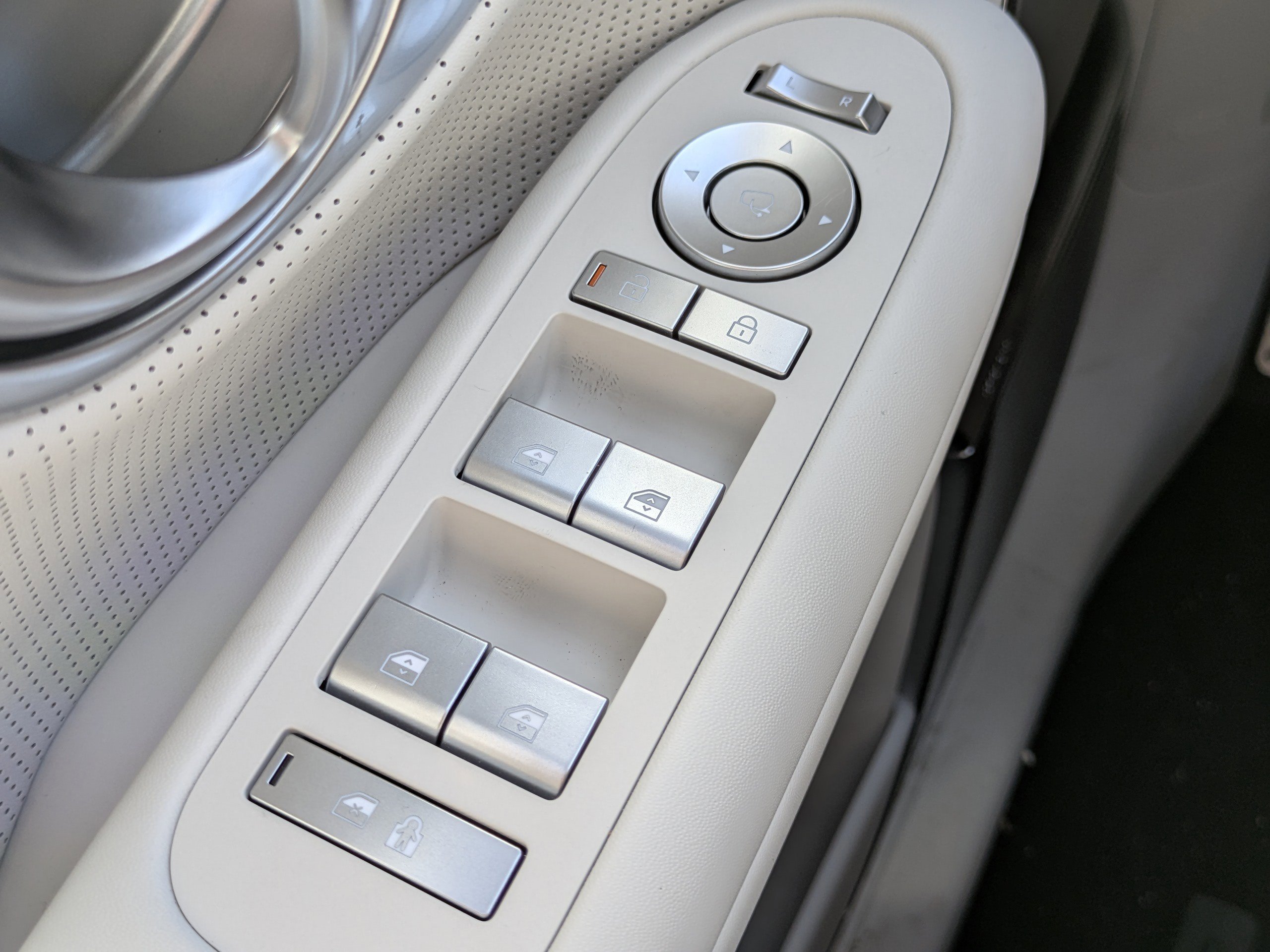 New 2026 Hyundai Ioniq 9 Calligraphy image 29