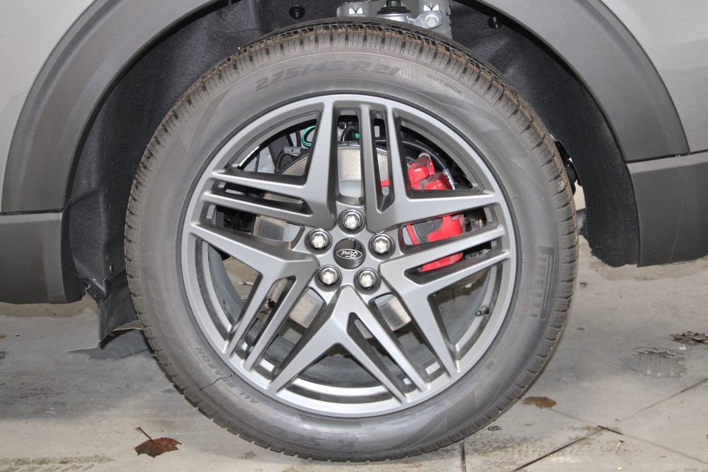 New 2026 Ford Explorer ST-Line w/ ST-Line Street Pack image 18