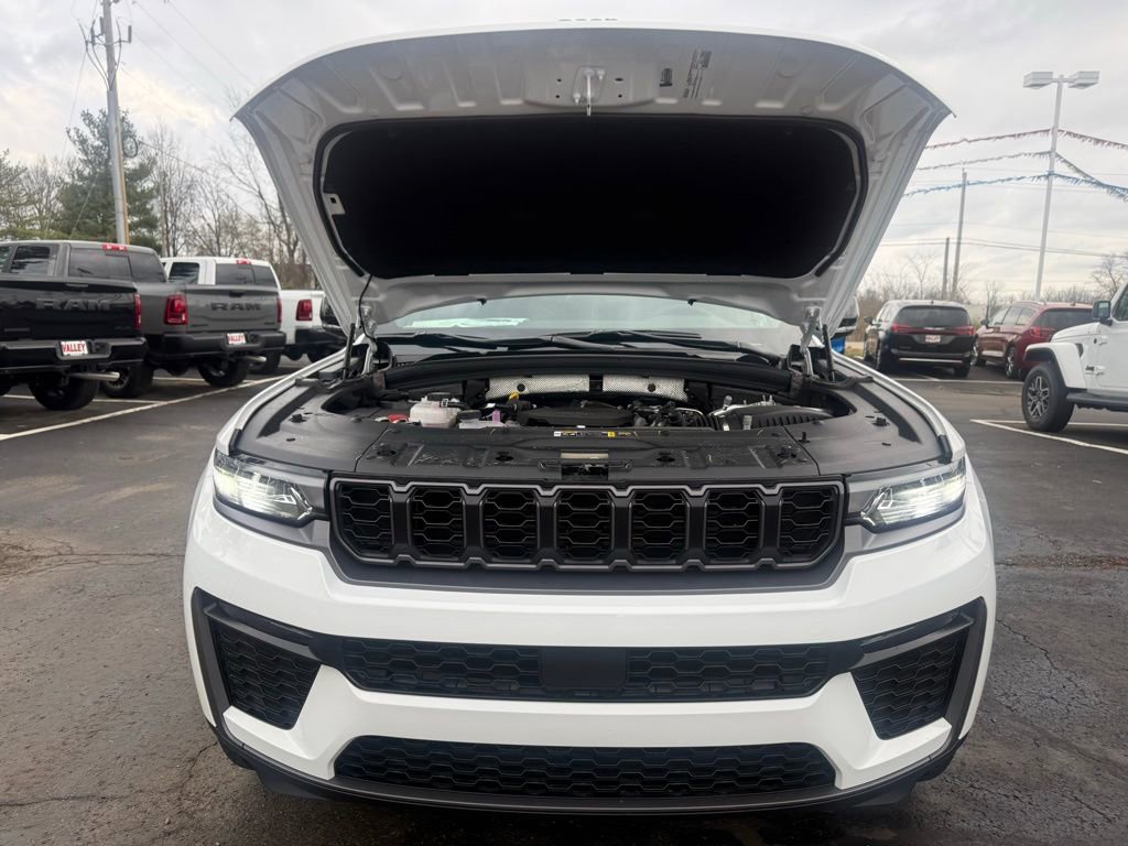New 2026 Jeep Grand Cherokee Limited w/ Limited Altitude Package AWD/4WD image 56