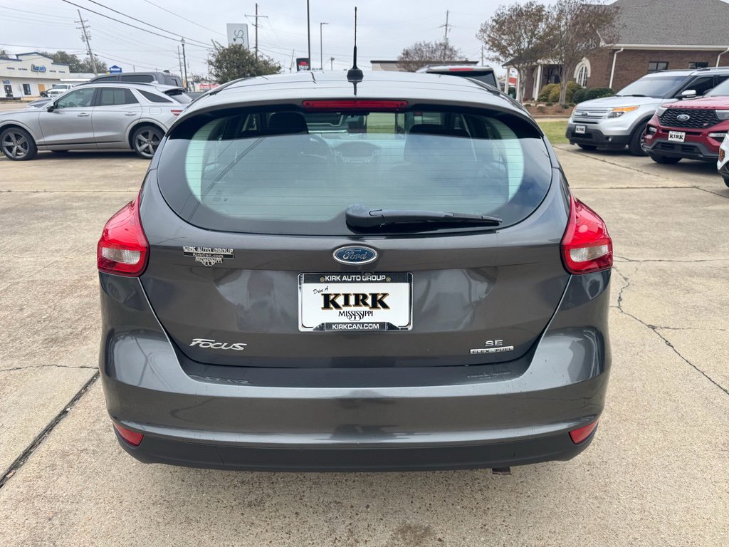 Used 2015 Ford Focus SE image 4