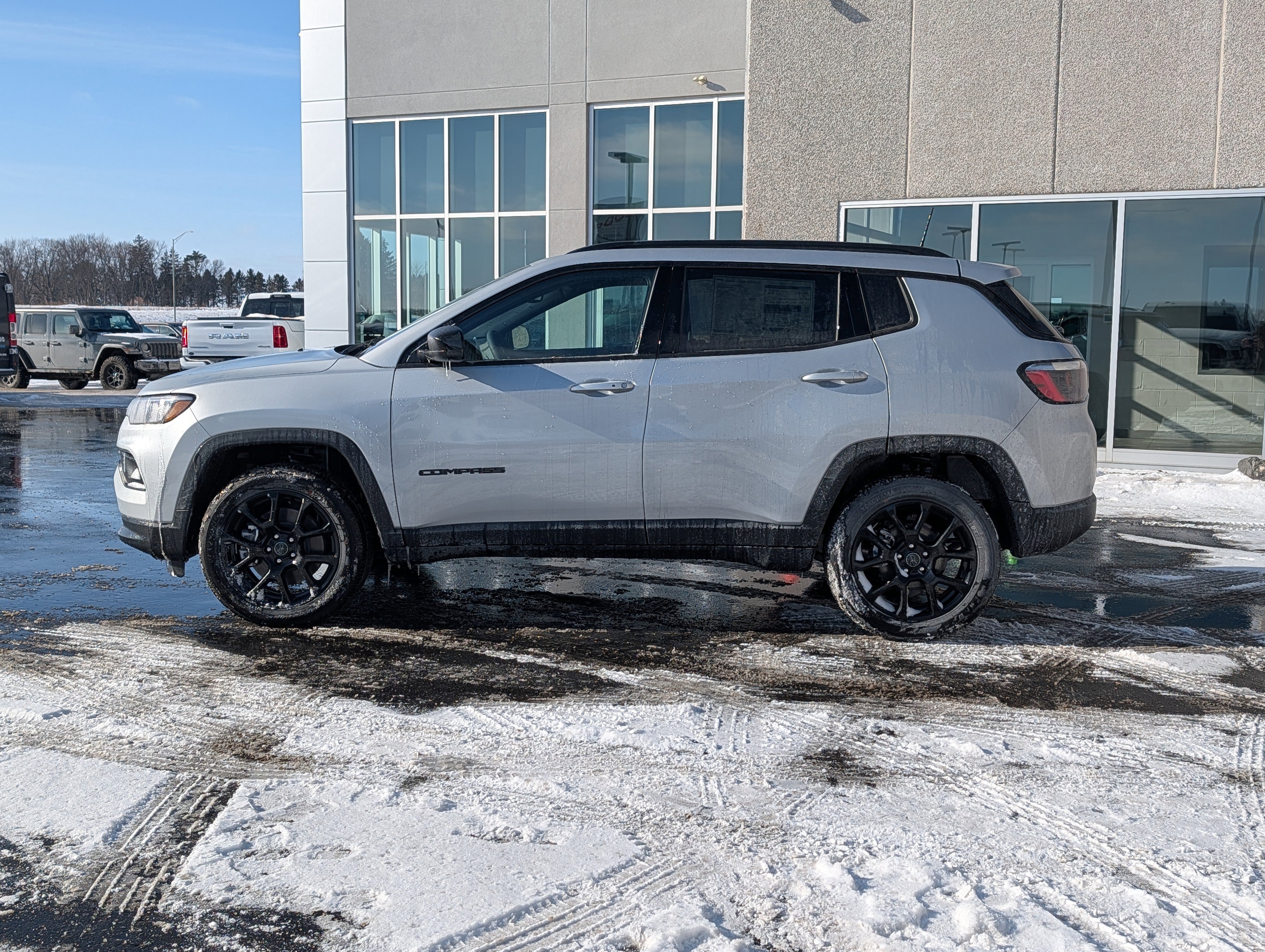 New 2026 Jeep Compass Latitude image 3