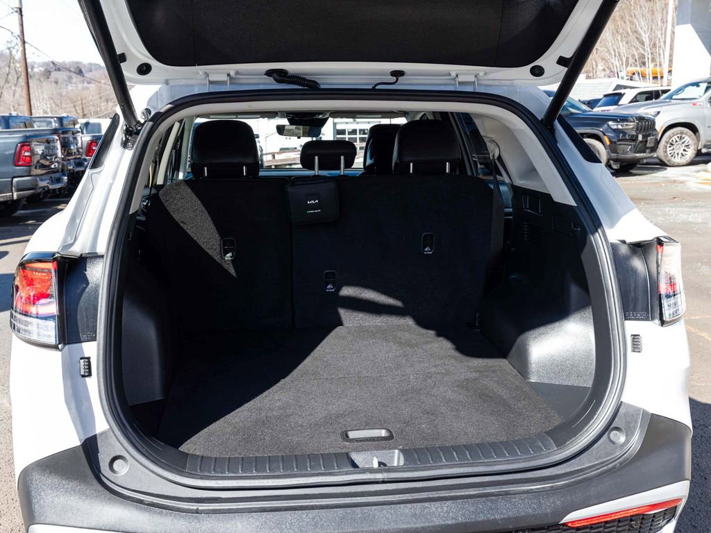 Used 2025 Kia Sportage EX w/ Premium Package image 34